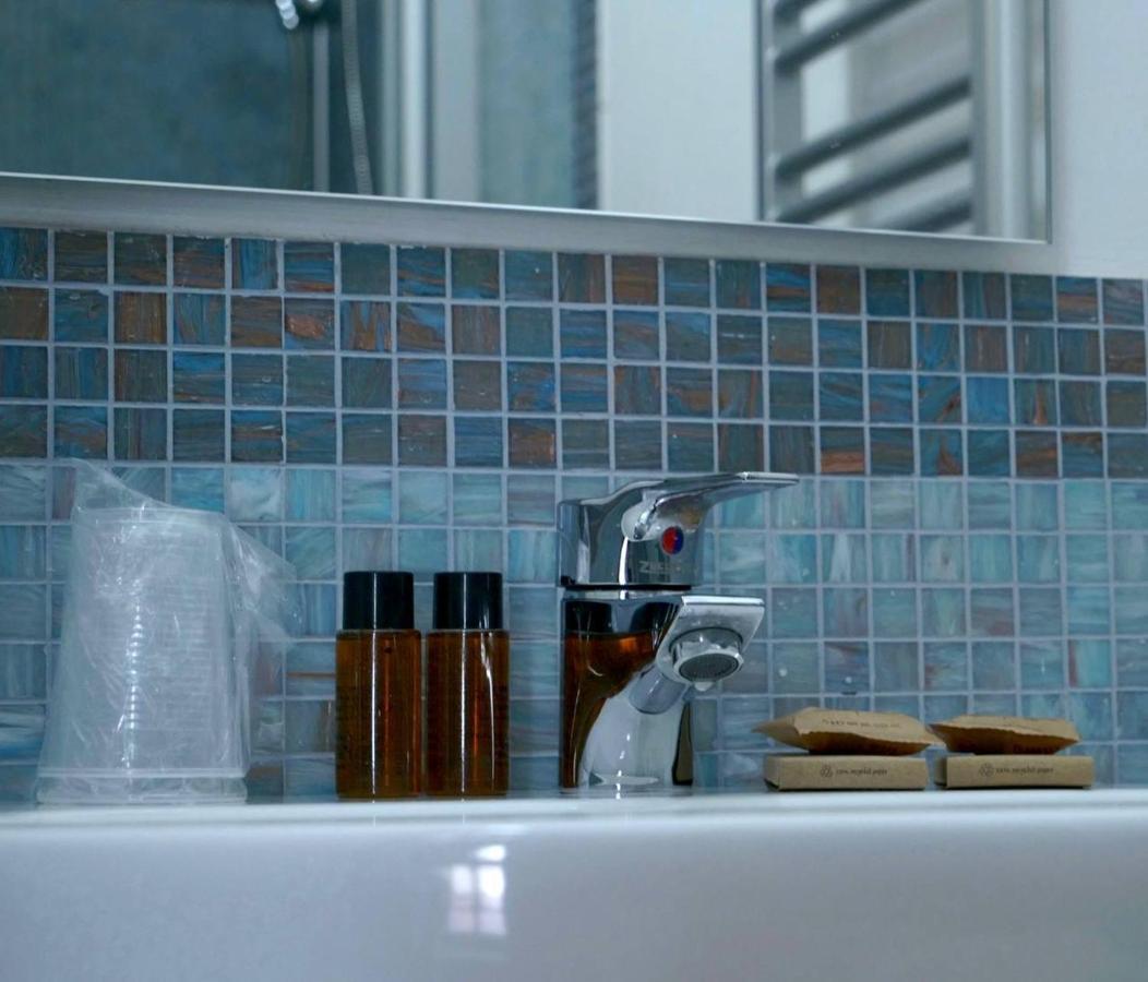 Blu Suites And Apartments Бари Экстерьер фото