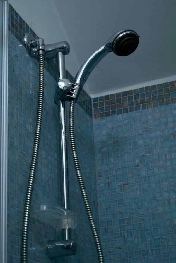 Blu Suites And Apartments Бари Экстерьер фото